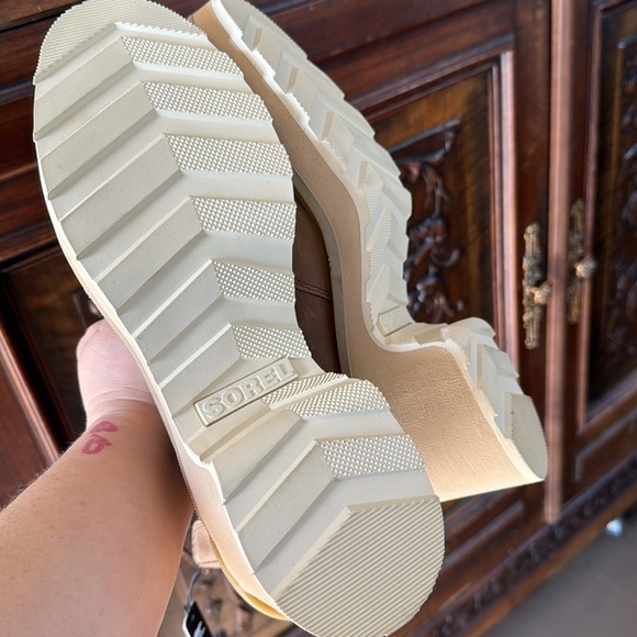 Sorel Chelsea boots Tan Ankle pull on hi line heeled NEW 7.5 leather moto boho - Picture 9 of 13